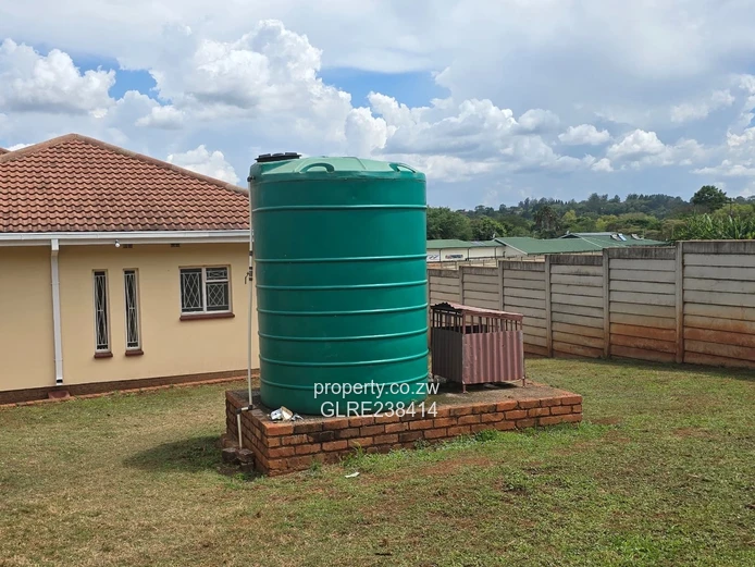 Spacious 5BR Borrowdale home — borehole & double garage