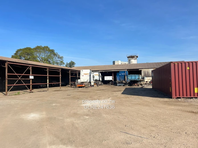 Willowvale Warehouse & Yard — 5,000 m² with Offices & Borehole