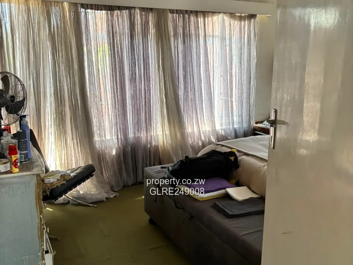 Sunny 3-Bed Avondale Flat with Garden & Borehole