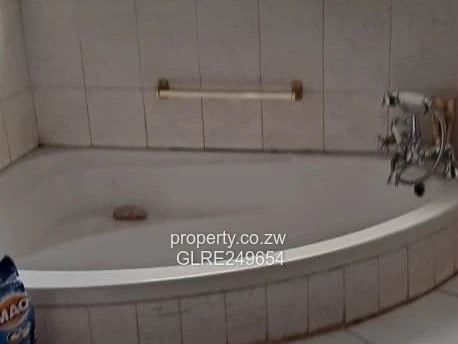 Spacious 5-Bed Home with Borehole in Bloomingdale, Harare West