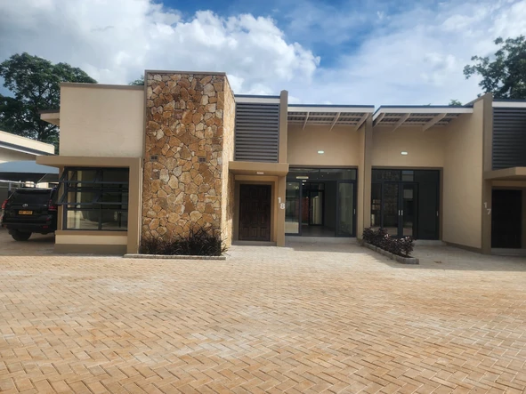 3 Bedroom Flat & Apartment