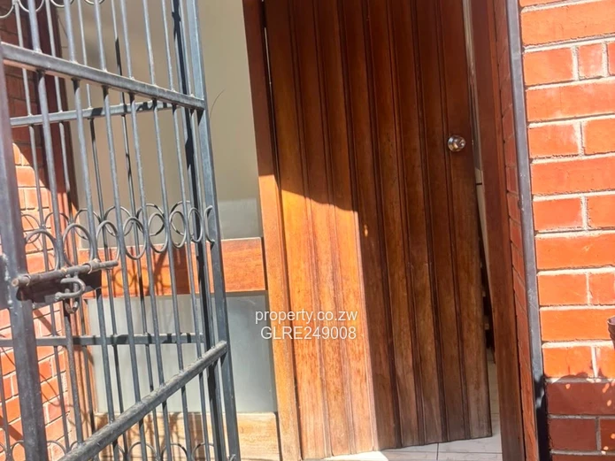 Sunny 3-Bed Avondale Flat with Garden & Borehole