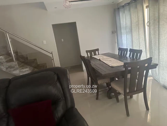 Modern Furnished 5-Bed Arlington Home — Borehole & Driveway