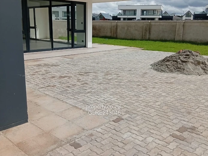 Modern Villa  4-Bed Townhouse in Borrowdale, Harare North - Borehole