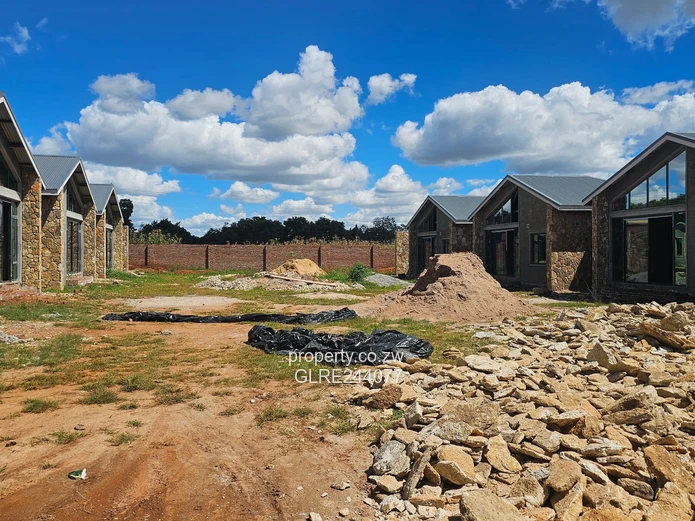 Vainona 3-Bed Townhouse Complex with Borehole