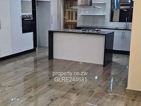 Modern 3BR Marlborough Home — 3 Baths, Borehole, Island Kitchen