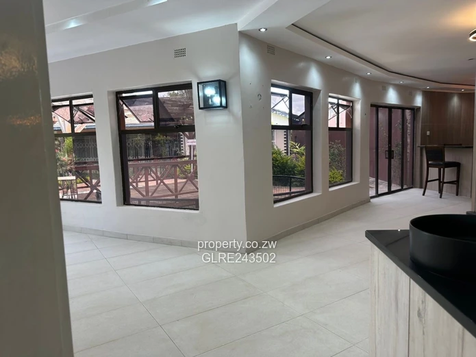 Groom Bridge Retail: 1,500m² Shop with Patio & Borehole