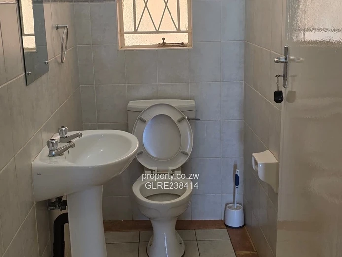 Spacious 5BR Borrowdale home — borehole & double garage