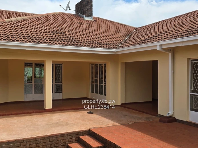Spacious 5BR Borrowdale home — borehole & double garage