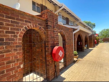 3bed Duplex Flat to Let 