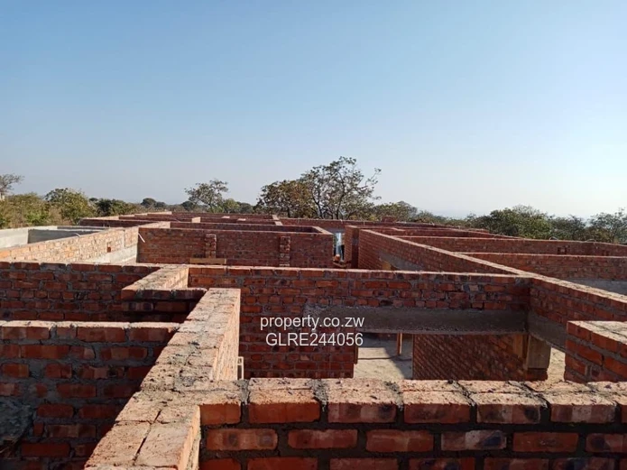 Crowhill Views: 5-Bed Entertainer with Pool & Garden