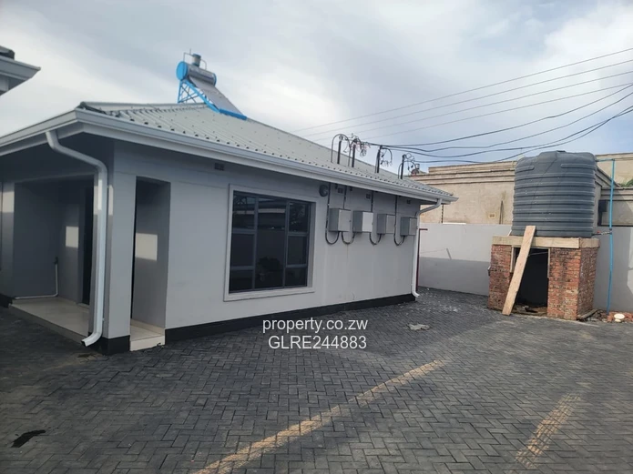 Freshly Renovated 3-Bed with Borehole in Madokero