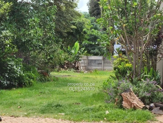 Marlborough 5-Bed Home with Spacious Garden & Borehole