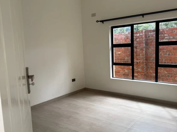 4 Bedroom Flat & Apartment