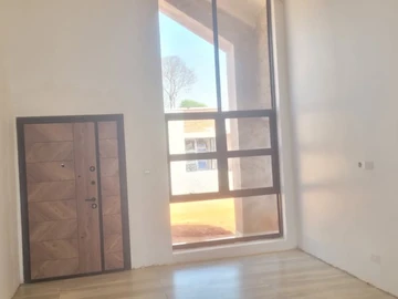 3 Bedroom Flat & Apartment