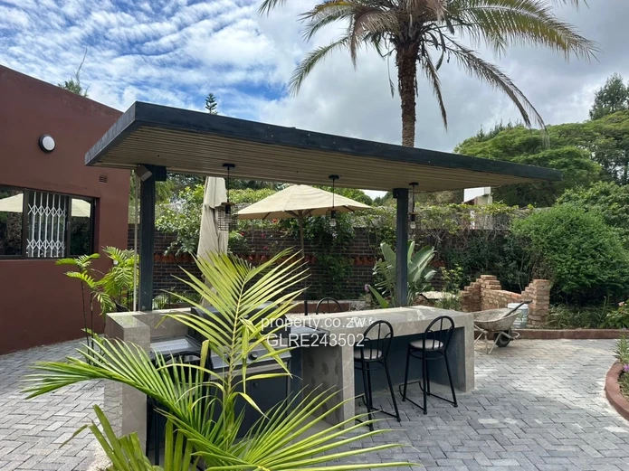 Groom Bridge Retail: 1,500m² Shop with Patio & Borehole