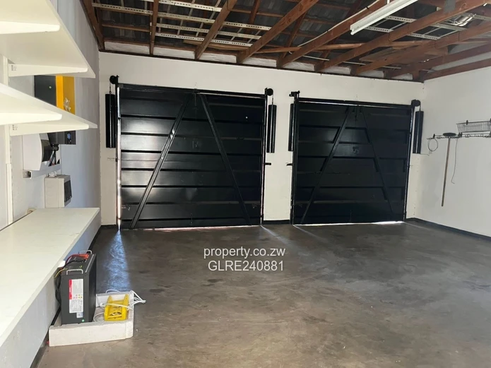 Spacious 3-Bed Avondale Flat — Fireplace, Borehole, Garage