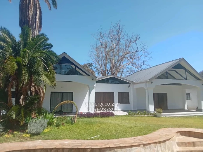 To Let Luxurious 3-Bedroom Cluster home for Rent