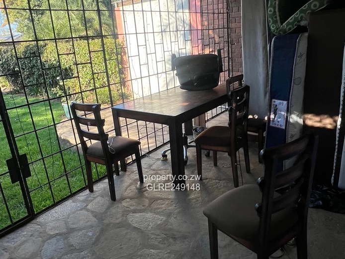 2-Bed Garden Flat in Greencroft, Harare West – Borehole