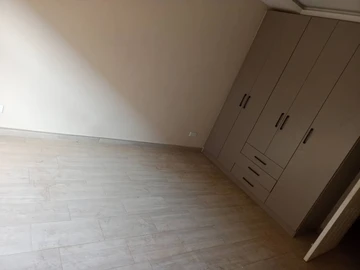 4 Bedroom Flat & Apartment