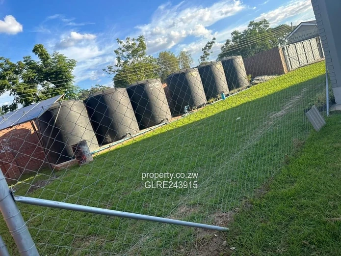 Modern 3-Bed Apartment in Bluff Hill — Borehole Backup