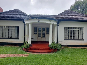 Eastlea Commercial 4-Bedroom Property