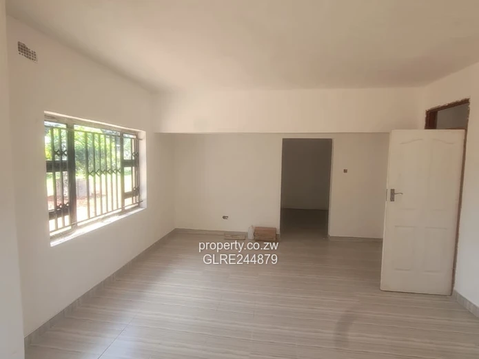 Bright open-plan 4-Bed home with borehole in Philadelphia