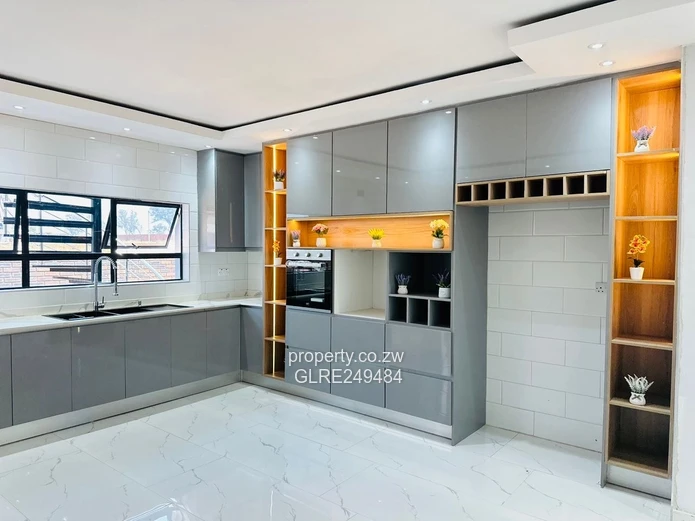 Modern 4-Bed Home in Nyeredzi Ridge - Solar & Borehole