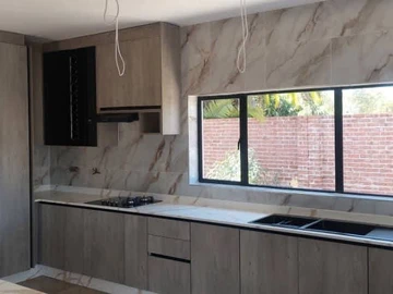 3 Bedroom Flat & Apartment