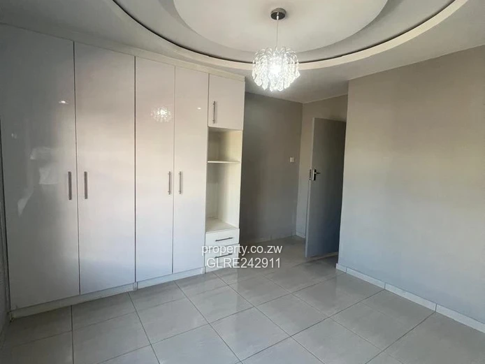 Modern 3-Bed Rockview Home — Open-plan & Paved Drive