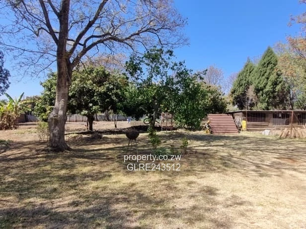 Marlborough 5-Bed Home on 4,698m² – Verandah & Garden