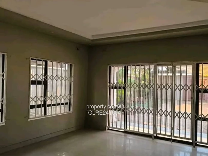 Belvedere 6-Bed Home with Borehole