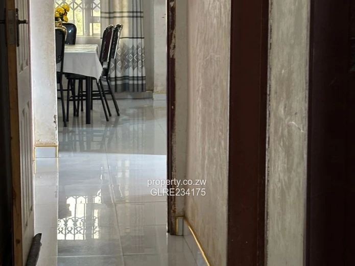 5-Bedroom Semi-Furnished Gem – Sandtone Phase?2