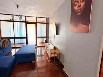 2 Bedroom Flat & Apartment