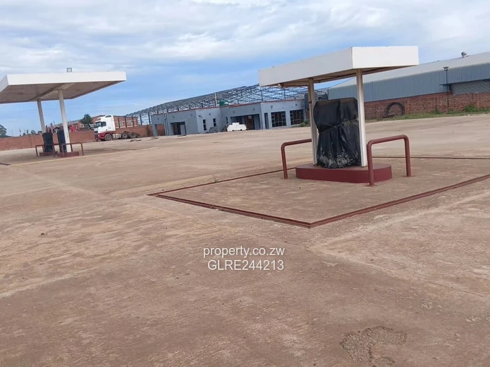 Westgate Service Station — 3,404m² with 900m² Building & Paved Forecourt