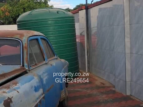 Spacious 5-Bed Home with Borehole in Bloomingdale, Harare West