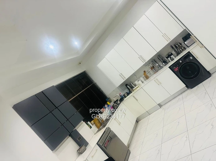 Stunning Gletwyn 6 Bedroomed House To Rent_