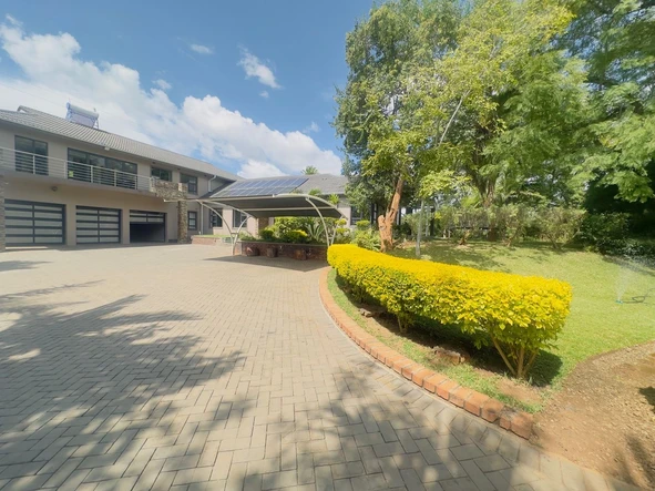 6 Bedroom House