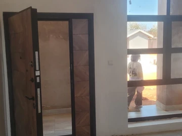 3 Bedroom Flat & Apartment