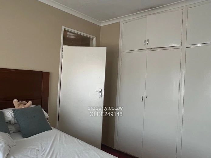 2-Bed Garden Flat in Greencroft, Harare West – Borehole