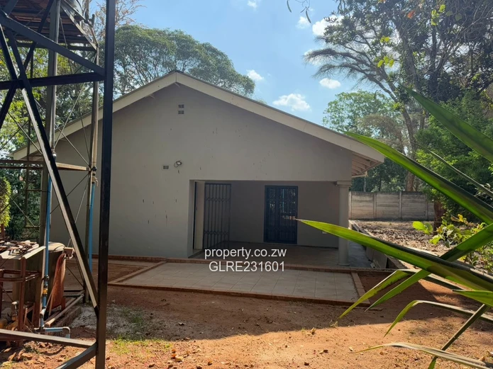 Modern 3-Bed Cottage in Mount Pleasant | 2 En-suites, Solar & Borehole 