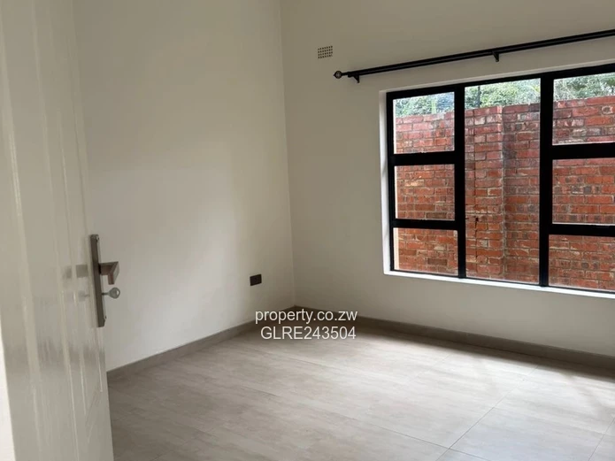 Mount Pleasant 4-Bed: Stone Facade, Pool & Borehole