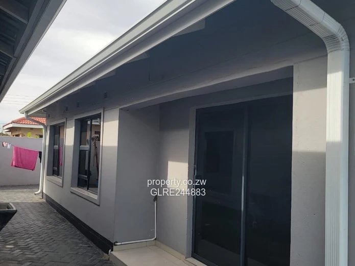 Freshly Renovated 3-Bed with Borehole in Madokero