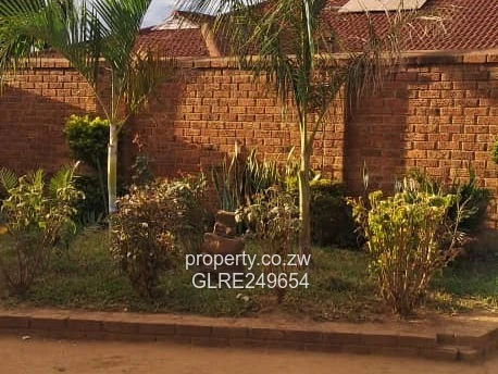 Spacious 5-Bed Home with Borehole in Bloomingdale, Harare West