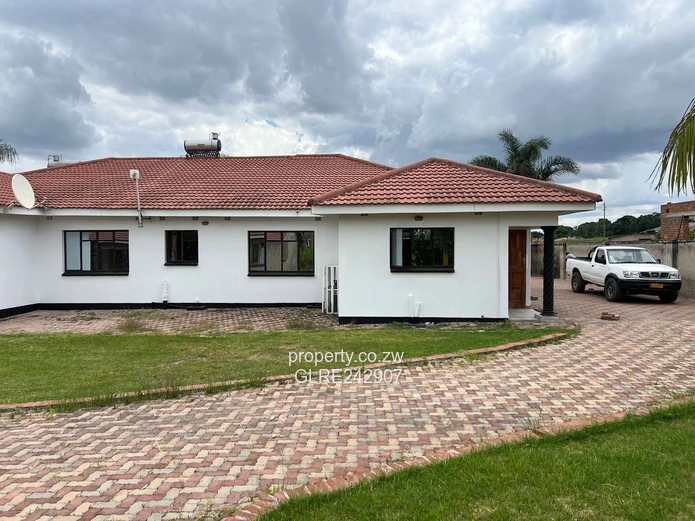 Spacious 4-Bed Home in Waterfalls - Modern Kitchen & Borehole