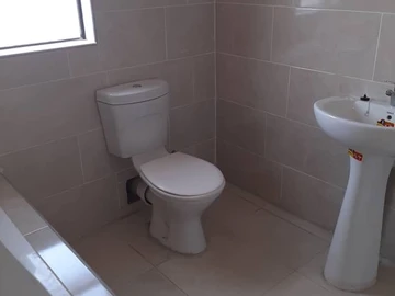 3 Bedroom Flat & Apartment