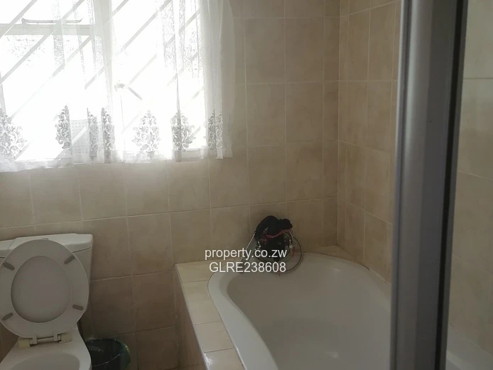 Luxurious 5-Bedroom House for Rent in Highlands