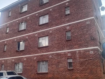 2 Bedroom Flat & Apartment