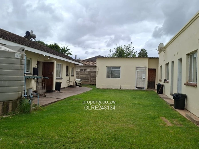 Renovated 3-Bed with Enclosed Patio & Garden — Mabelreign