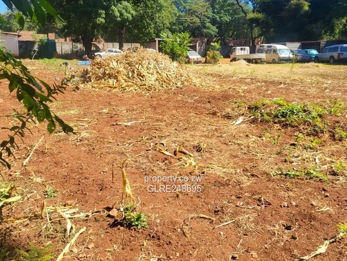 Vacant 4200m² Greendale Stand — Subdividable, Tarred Road